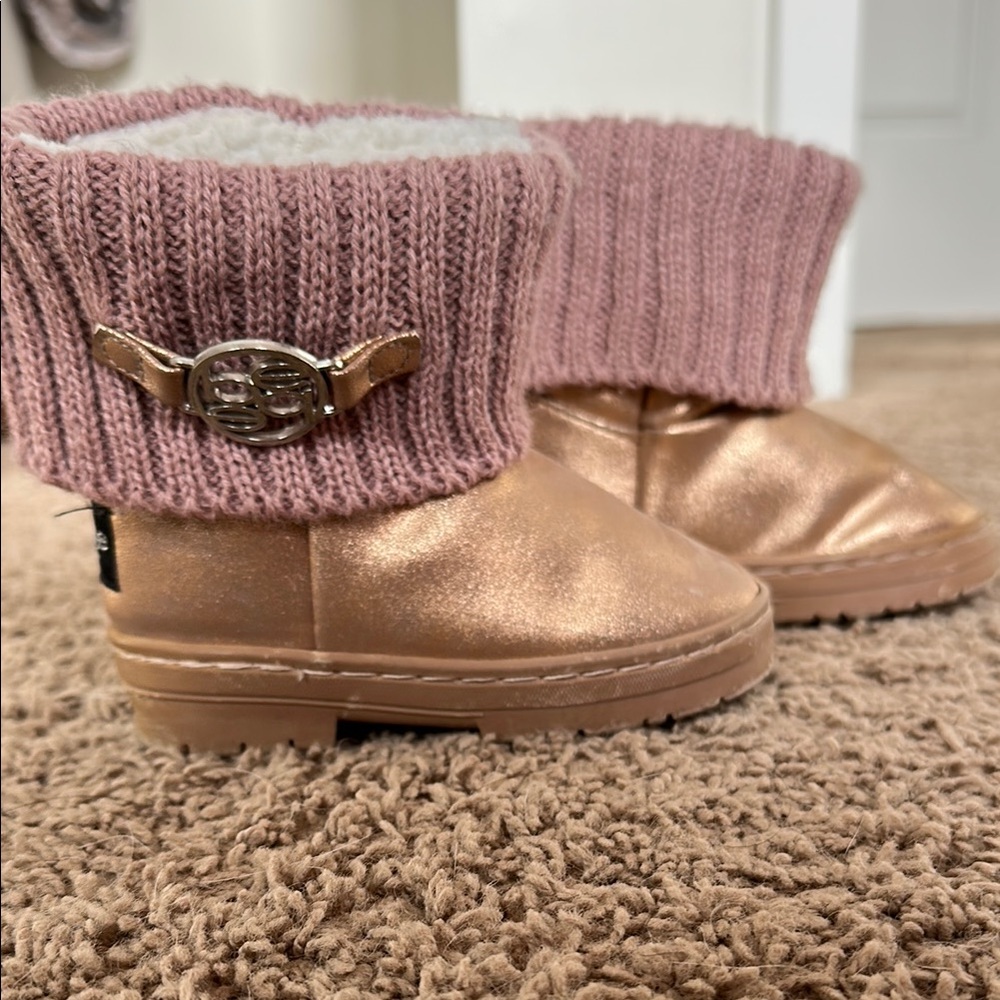 🌟2 for $15 // Toddler size 8 warm winter boots